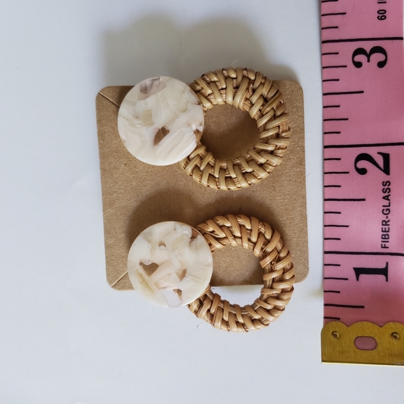 Bohemian rattan earrings - Picture 3 of 7